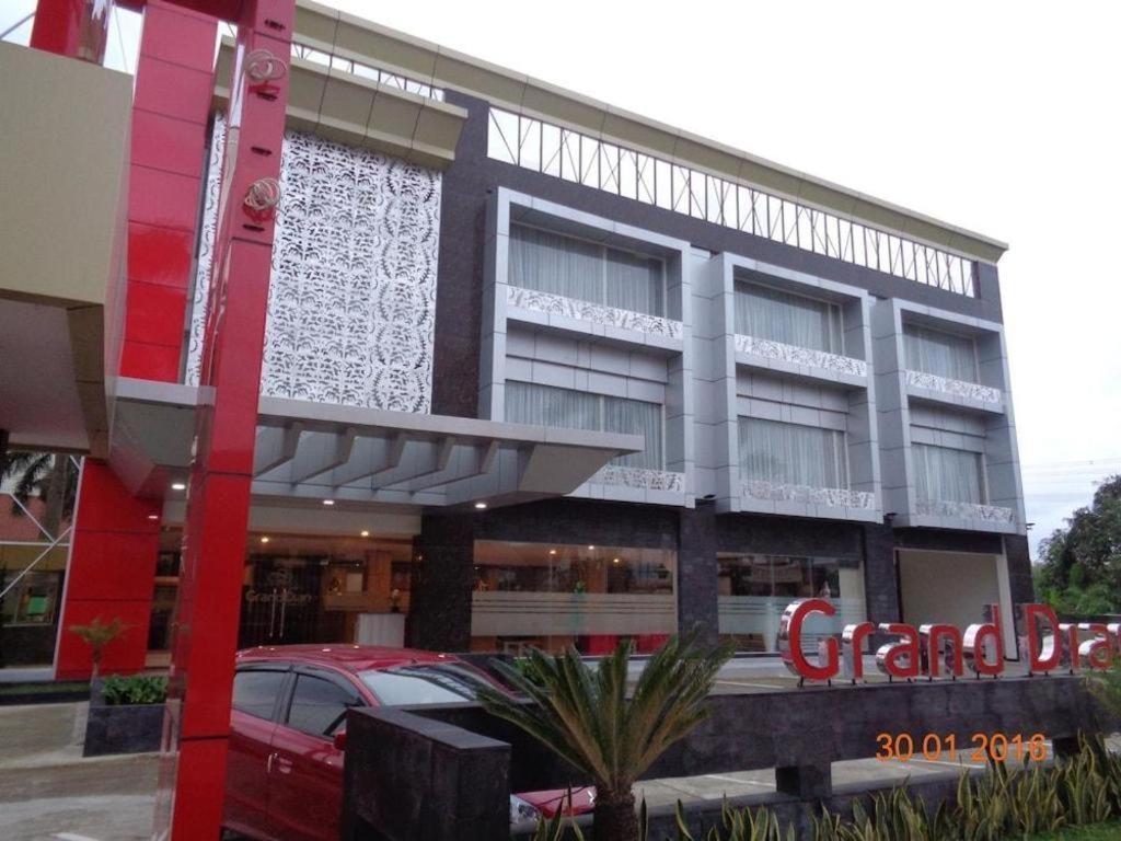 Grand Dian Hotel Slawi Tegal  Exterior photo